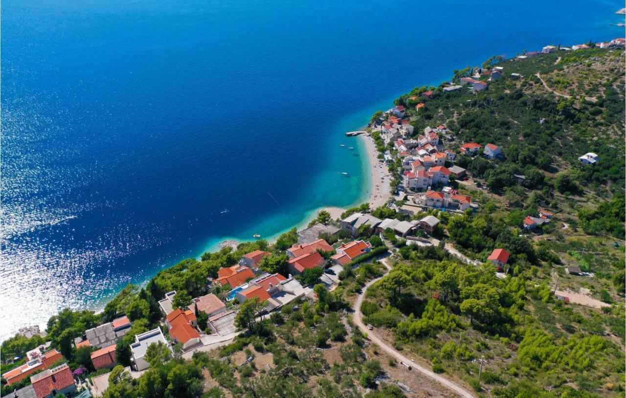 Amazing Apartment In Krvavica With Wifi Bagian luar foto