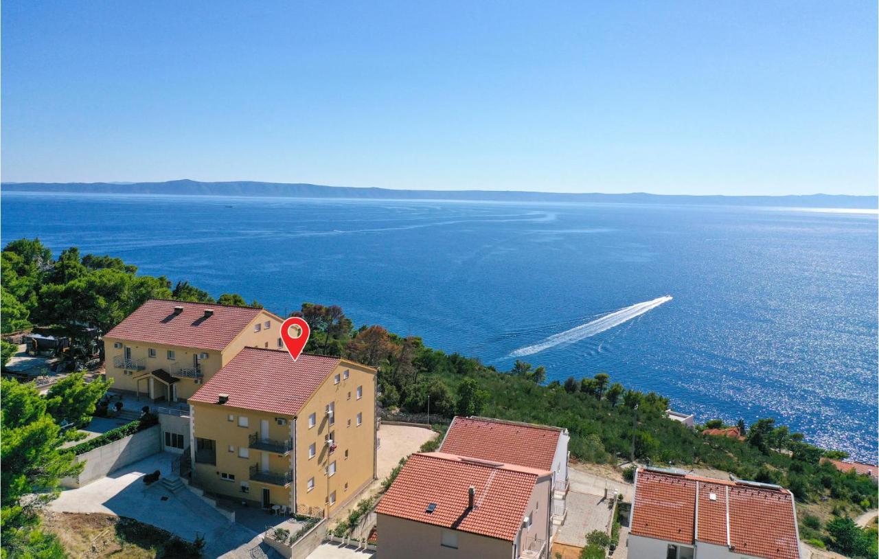 Amazing Apartment In Krvavica With Wifi Bagian luar foto