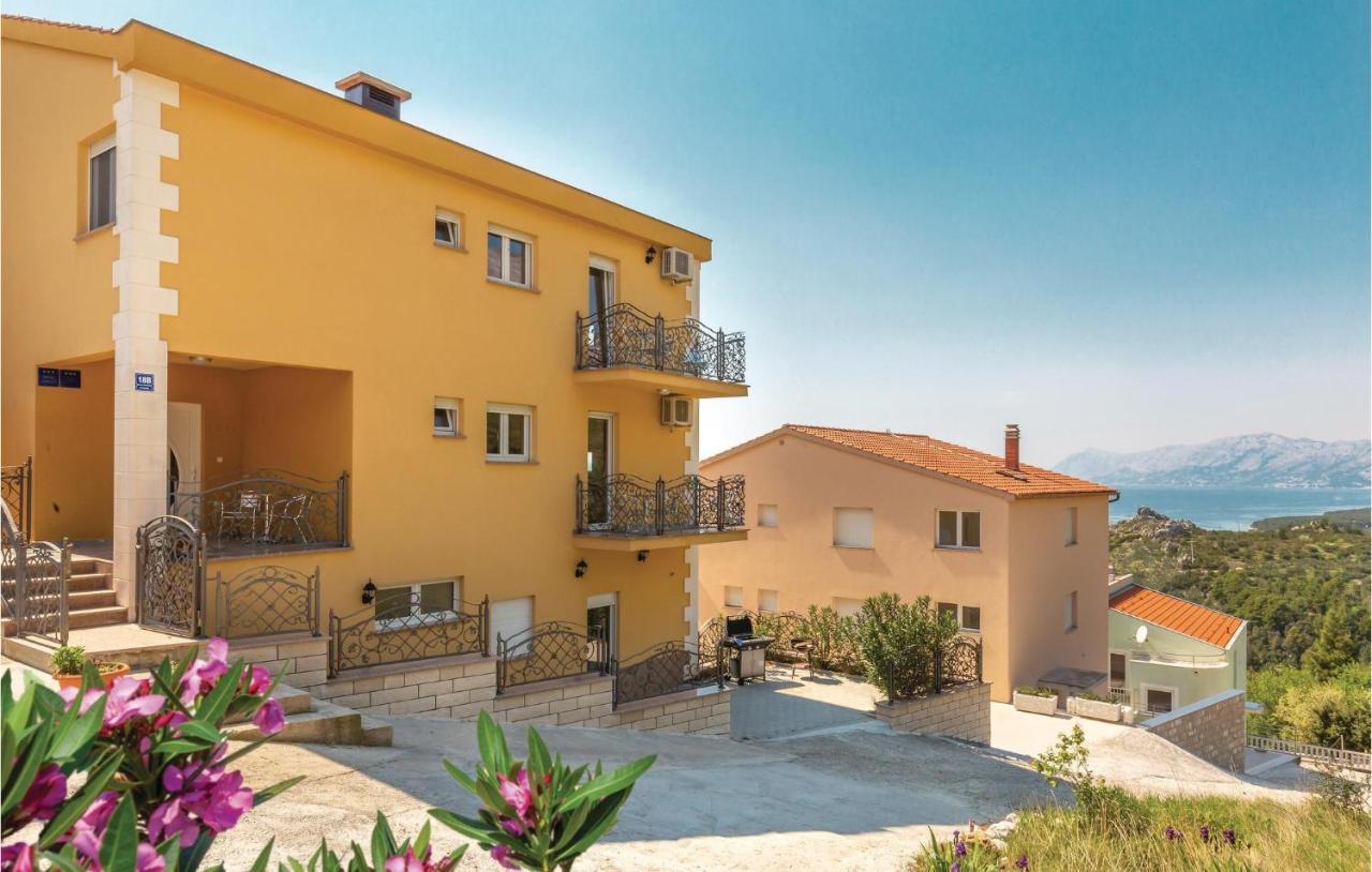 Amazing Apartment In Krvavica With Wifi Bagian luar foto