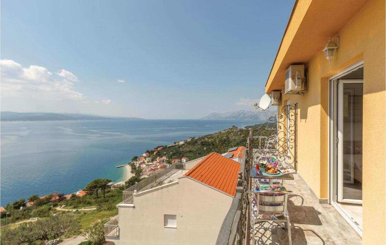 Amazing Apartment In Krvavica With Wifi Bagian luar foto
