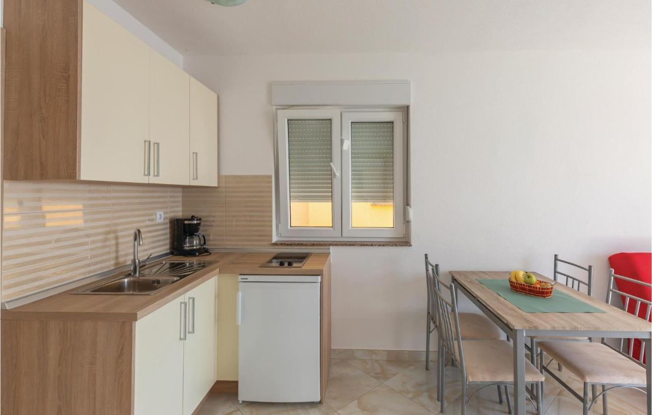 Amazing Apartment In Krvavica With Wifi Bagian luar foto