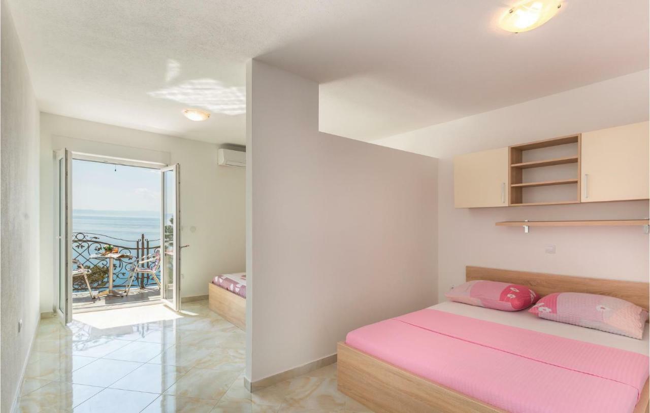 Amazing Apartment In Krvavica With Wifi Bagian luar foto